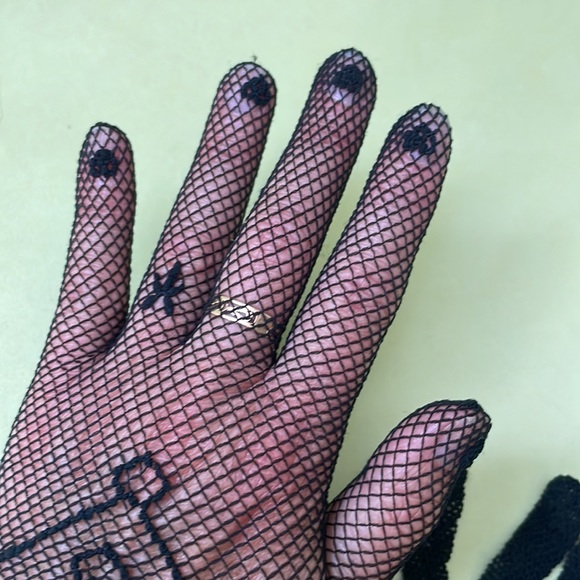 New vintage 50’s stretchy gloves - Picture 2 of 5